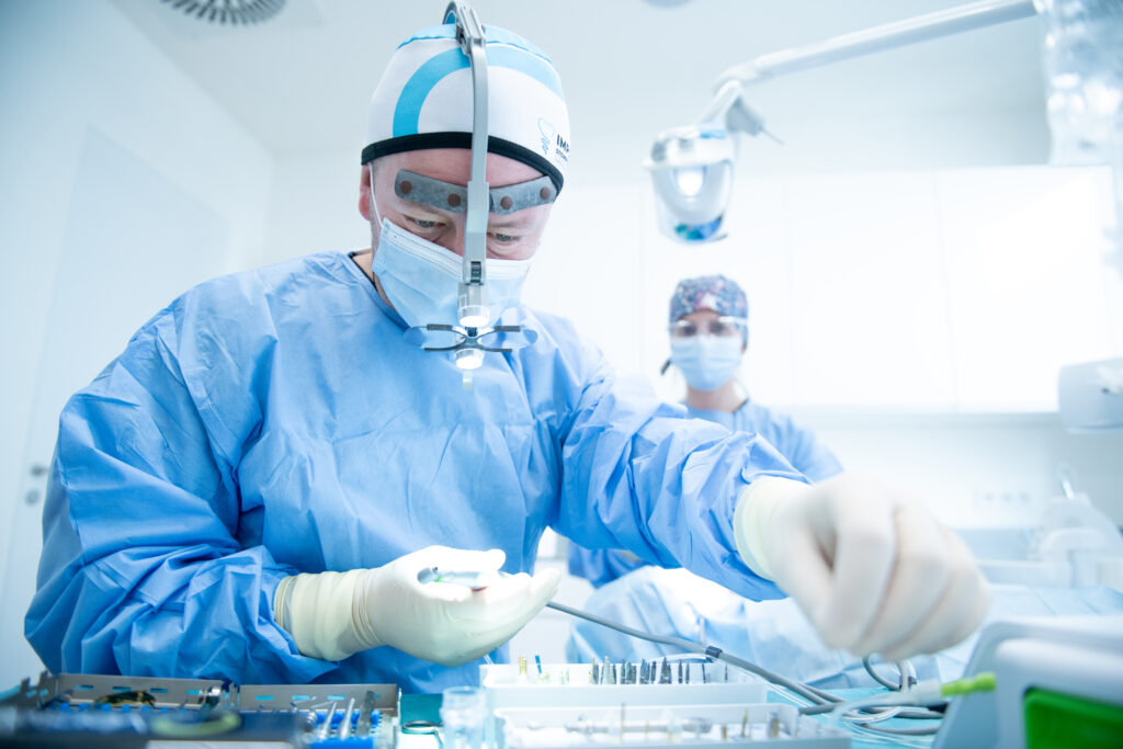Lek. stom. Wojciech Fąferko założyciel kliniki stomatologicznej DUNIQUE